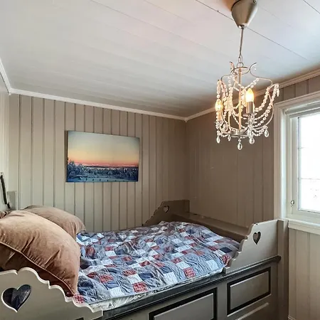 5 Bedroom Awesome In * Ron