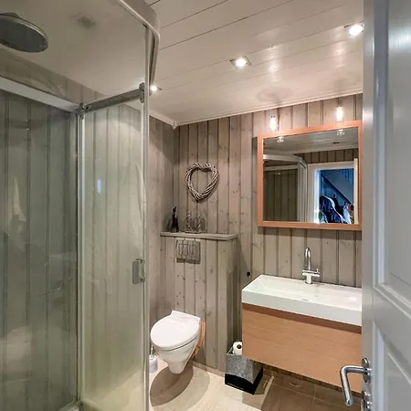 5 Bedroom Gorgeous In