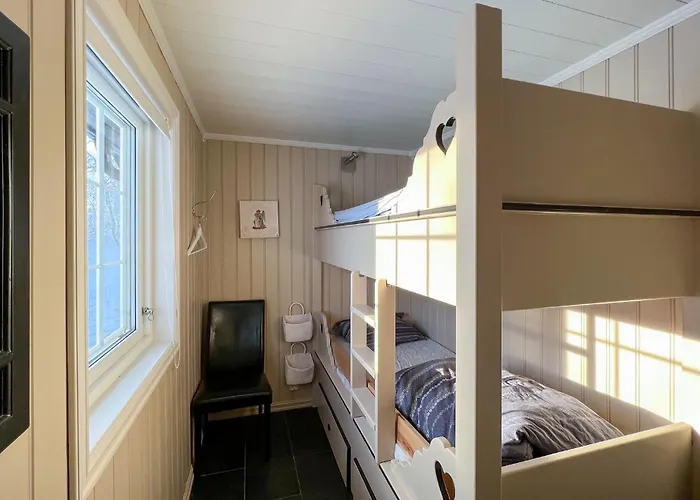 5 Bedroom Awesome In Ron